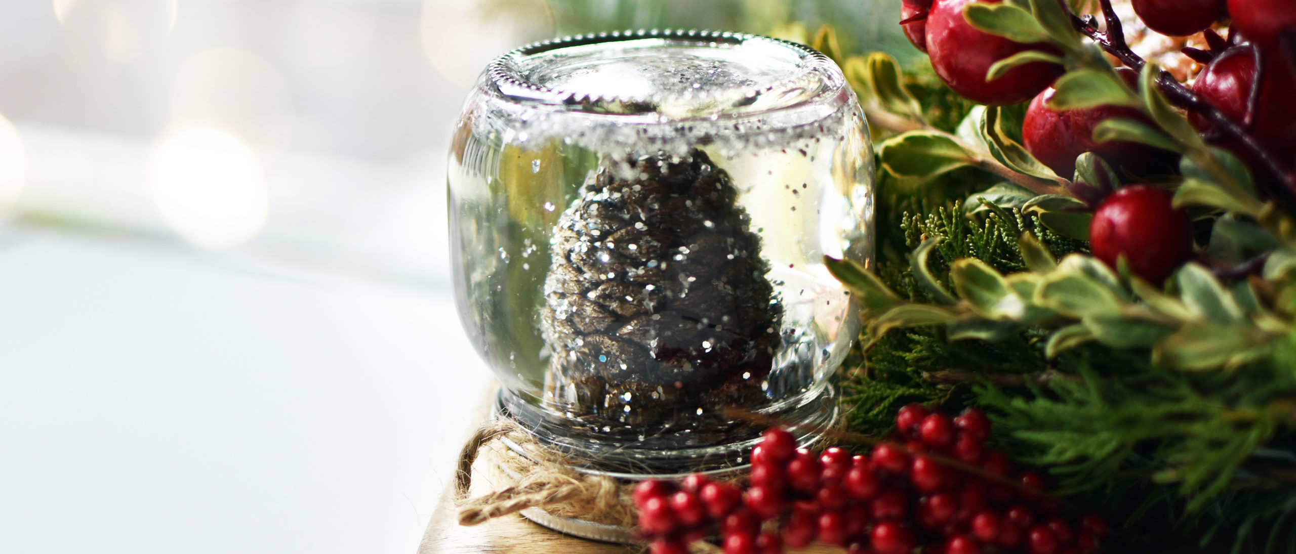 10 Simple Tips to Decorate Your Home for the Holidays On a Budget